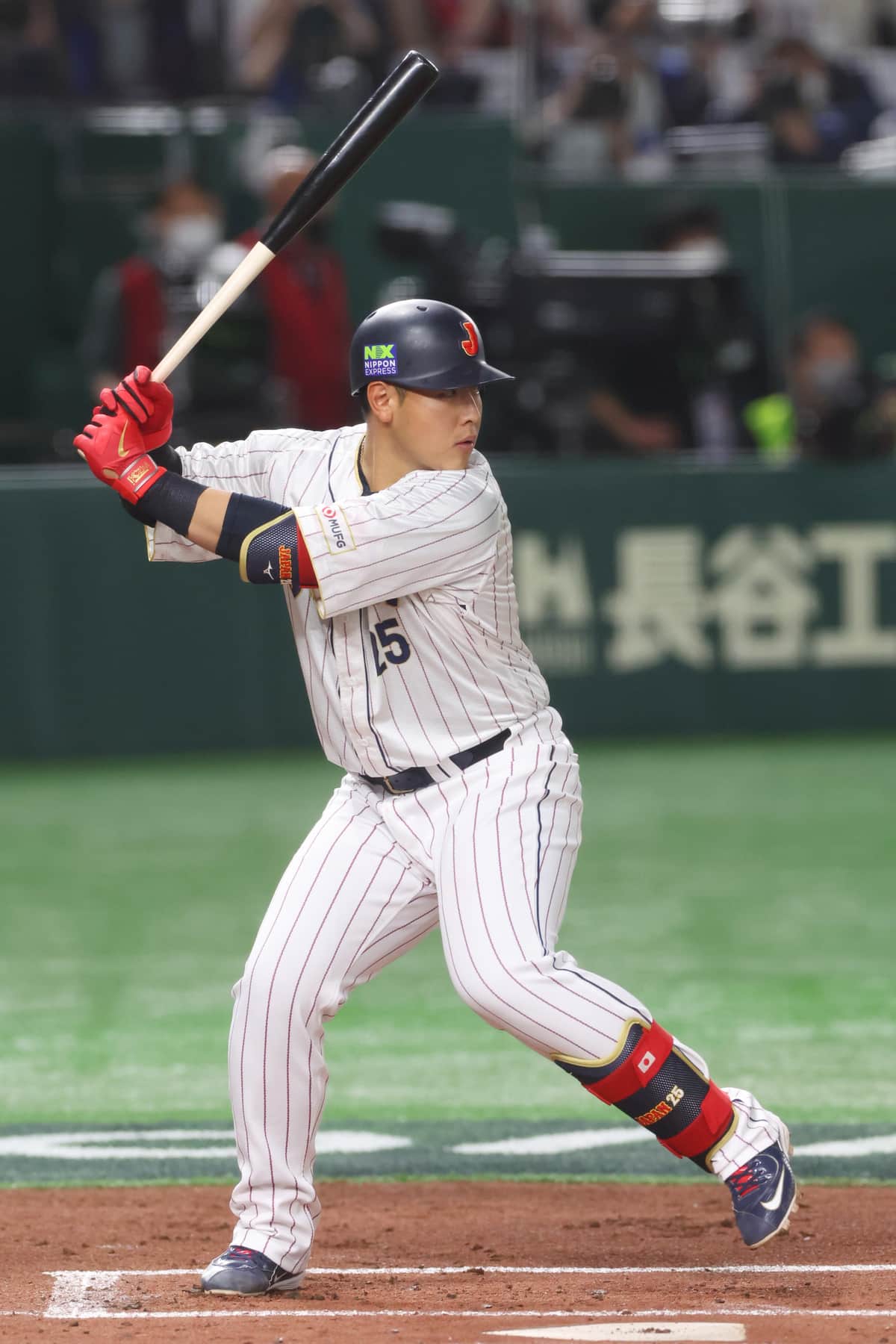 本塁打＆打点「2冠」岡本和真、今季「好調」の要因は？　元巨人コーチは「WBC効果」 指摘