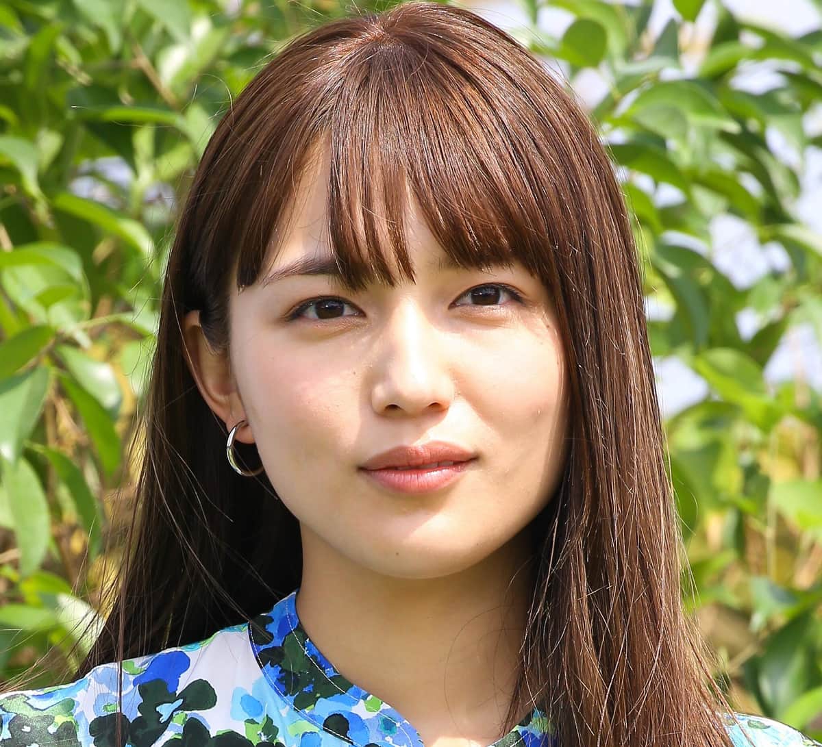 川口春奈、1人ラーメン動画の「奇行」テロップに反論　紙を手に取り...「やるよね、これ絶対」