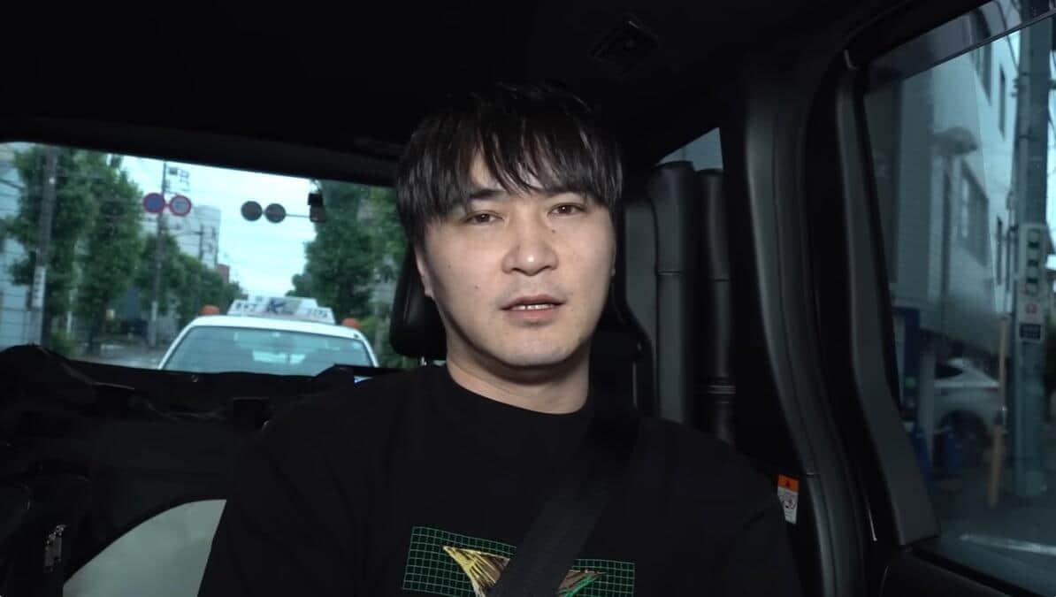 人気配信者、首の激痛で病院受診も...　医師から衝撃の宣告「考えられない曲がり方してる」