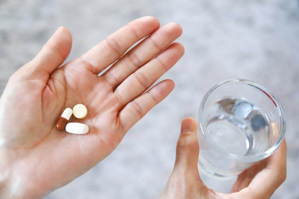 「ひどく怒られる」「毎日が苦痛」医薬品卸で働く若手が悲鳴　「薬不足」出口見えず対応に追われる