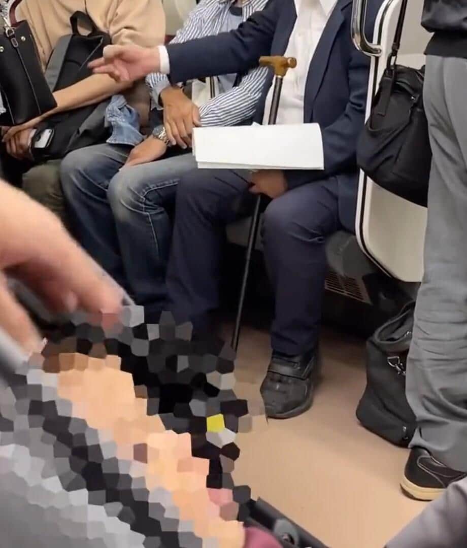 高齢男性、電車で泣く赤ちゃんにブチギレ　親に「人間失格」と大暴れ、制止されるも「甘やかすから日本が駄目になる」...緊迫の一部始終