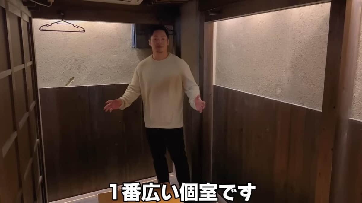 開店に向け準備中の焼肉店内。飯田将成さんのYouTubeチャンネルより