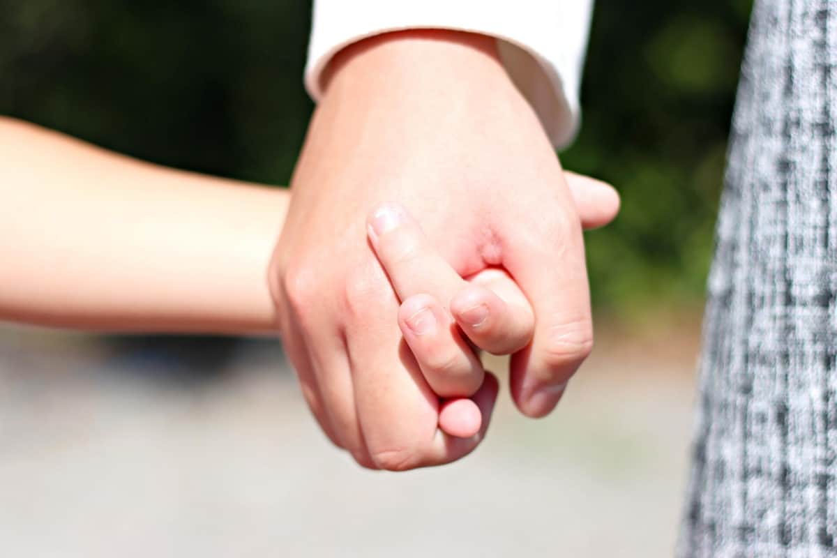 子どもが美術館で少し騒いだら...中年男性「迷惑です」　「子連れ鑑賞」ダメなのか？体験談巡りSNS論争