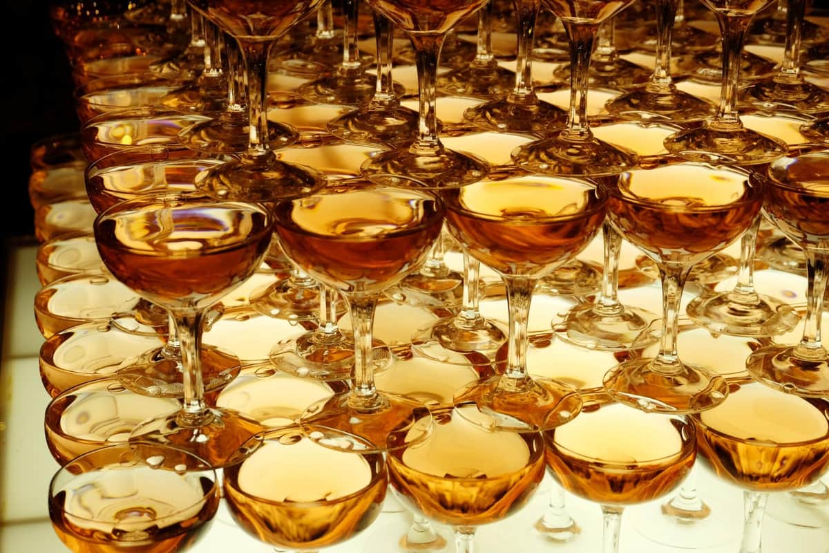 客が支払わなかった売掛金、ホストが肩代わりする義務ある？　「返済のため特殊詐欺」事件も...弁護士の見解は