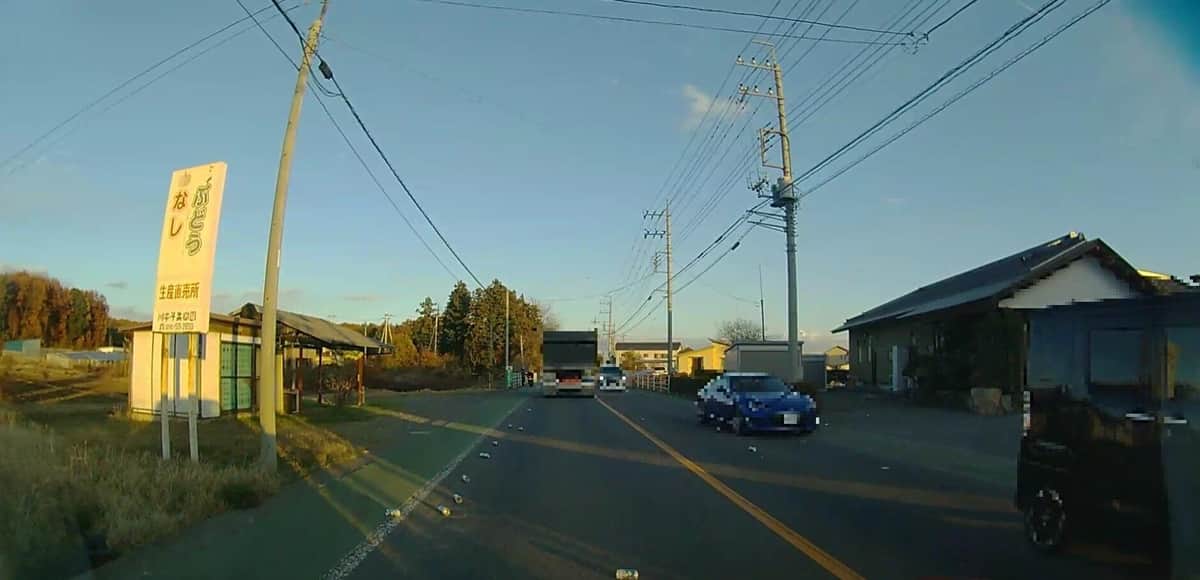 写真中に問題のトラックはありません。編集部で一部加工、写真提供：Xユーザー・lynmock（＠lynmock）さん