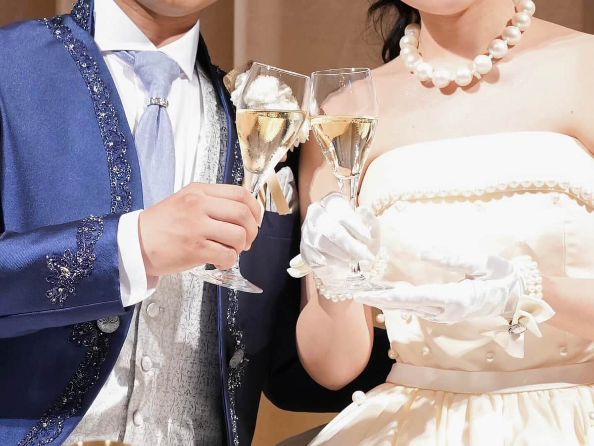 マッチングアプリ婚、披露宴で大ウケした秀逸「馴れ初め紹介」　Xに見る爆笑＆トラブル体験の数々