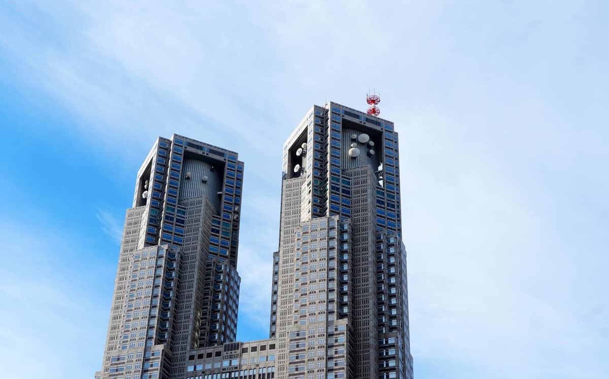 東京都サイトのグラフに「誇張」指摘→修正　目盛が不均等、見た目は数倍改善...理由や意図は「特段ない」？