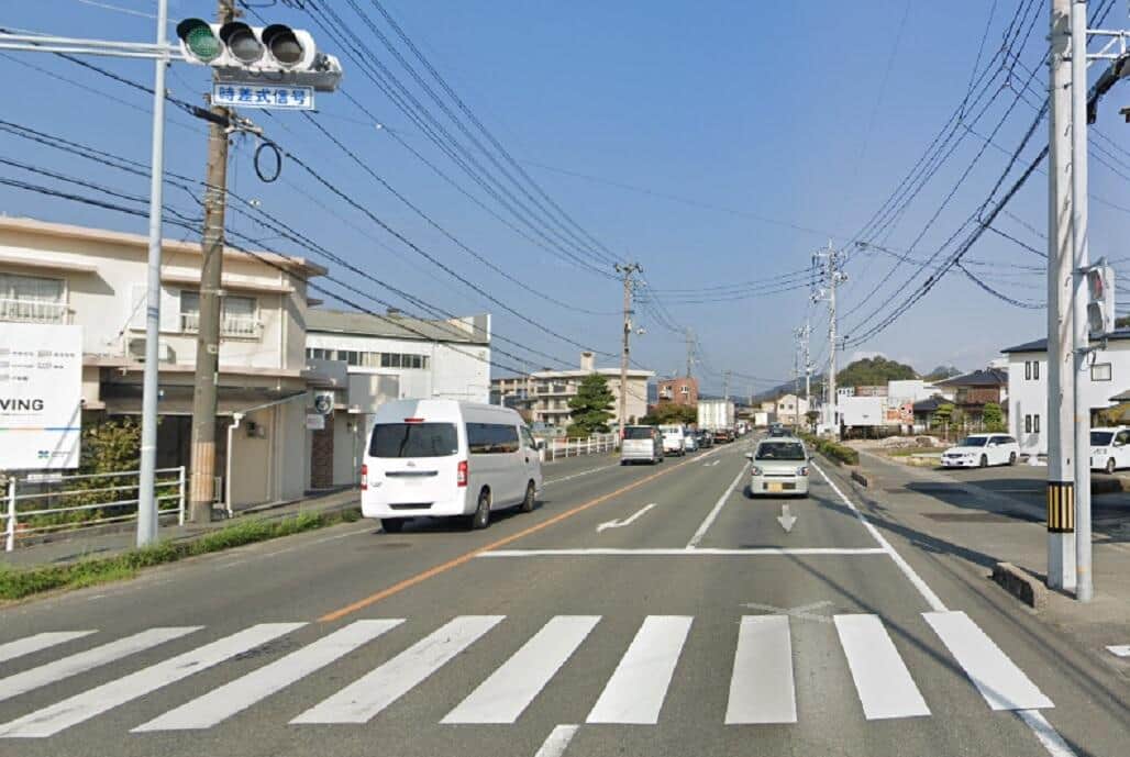 蛇行運転があった交差点（グーグルのストリートビューから）
