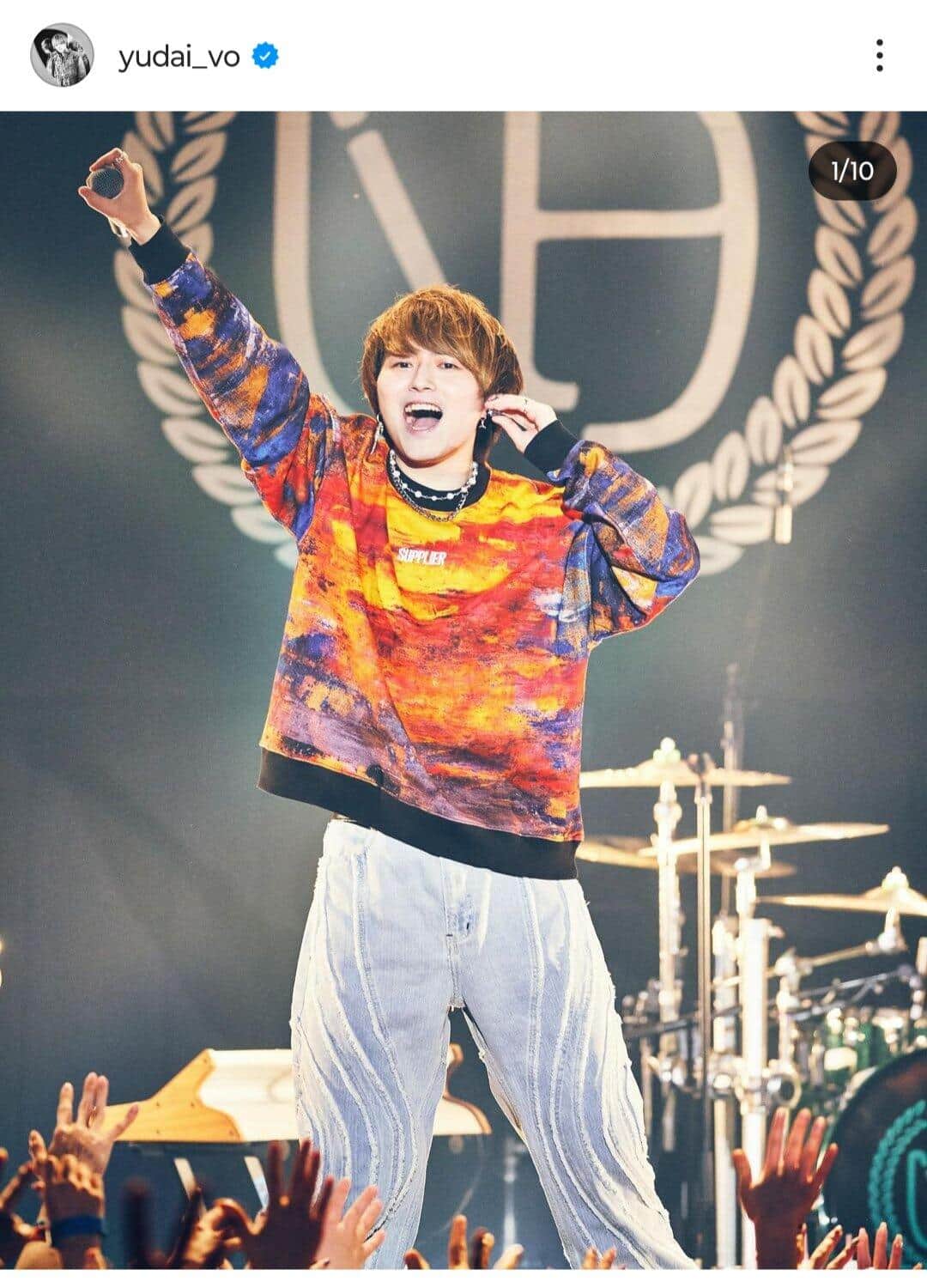 ライブ中下向いて携帯...「見る気無いなら外出ろや」　人気バンドボーカルの苦言に賛否「失礼で最悪」「曲が魅力ないから」