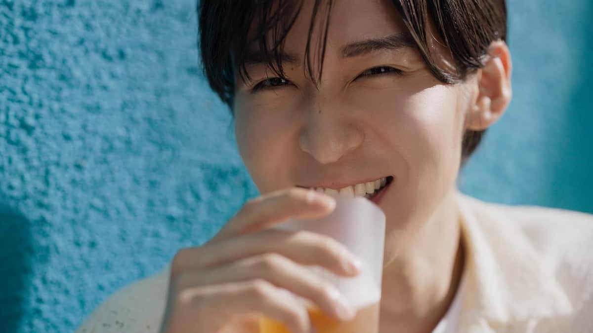 「ドアップ」な目黒蓮さん（キリンビールCM『晴れ風　名前は晴れ風編』より）