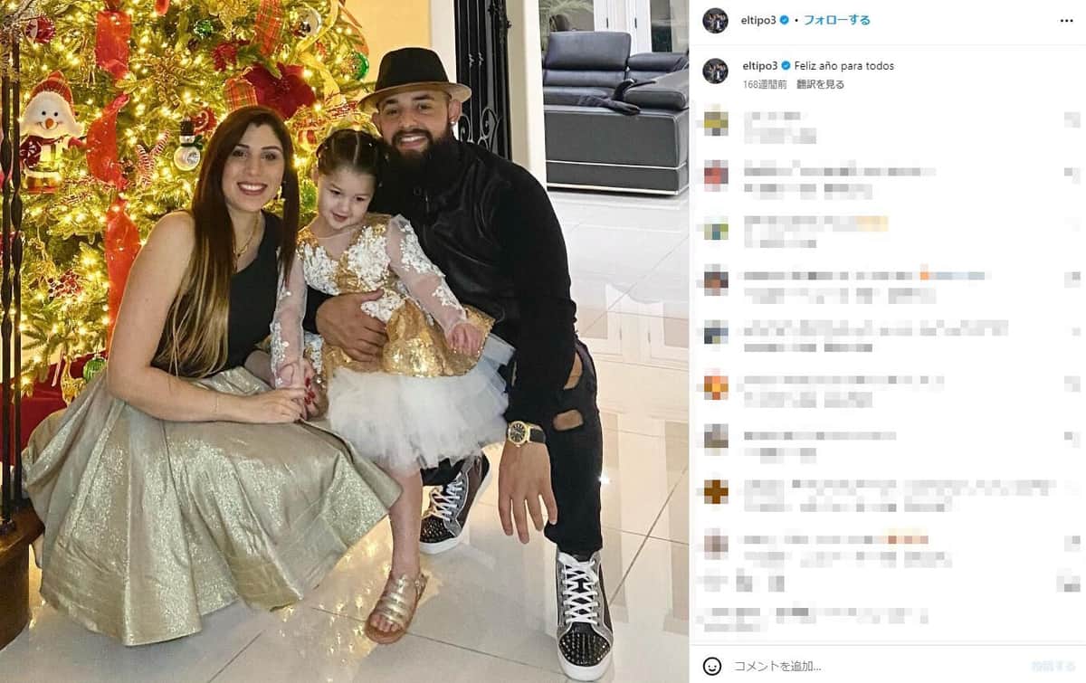 夫人と愛娘との3ショット（オドーアのインスタグラムより）