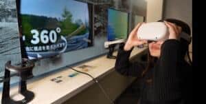 VR体験者が見ている景色を、モニターに投影できる（横浜市民防災センター公式サイト提供）