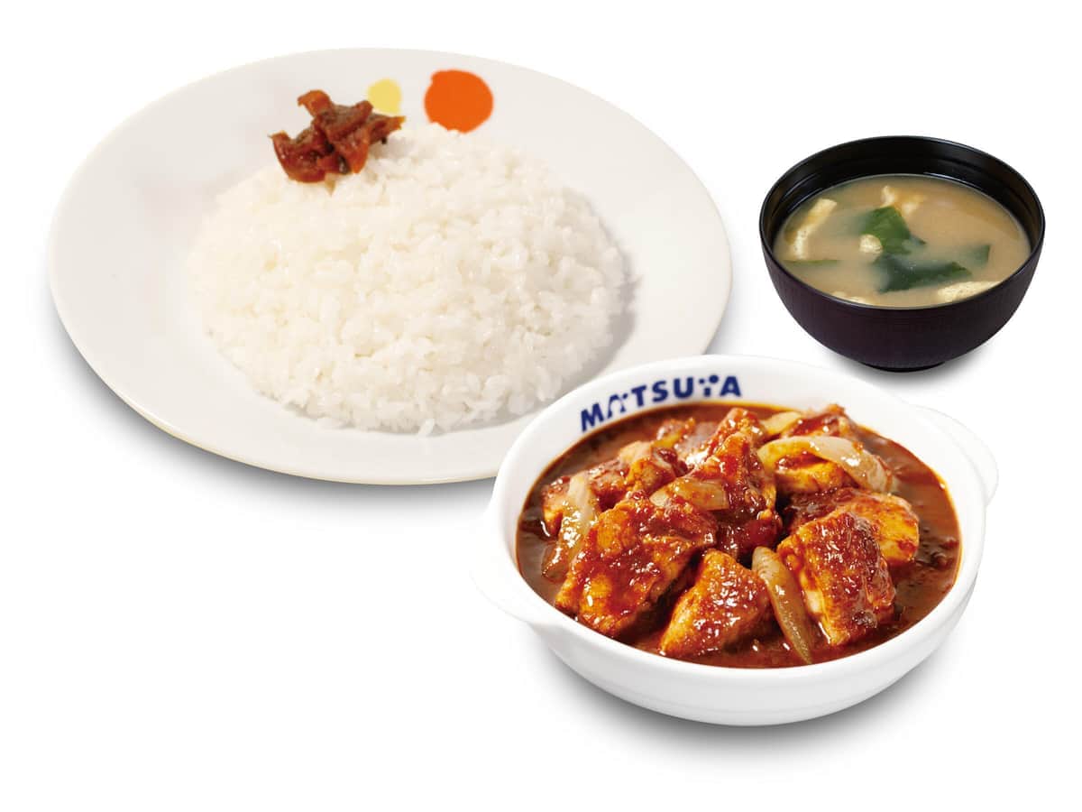 松屋の人気メニュー「ごろごろ煮込みチキンカレー」復活　お笑い芸人も思わずXで「本当にありがとう」