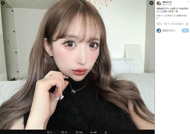 「姉妹に見えます」人気モデル、50歳母の顔出し2ショット　ネット衝撃「嘘でしょ！」「絶対お母さんに見えない」