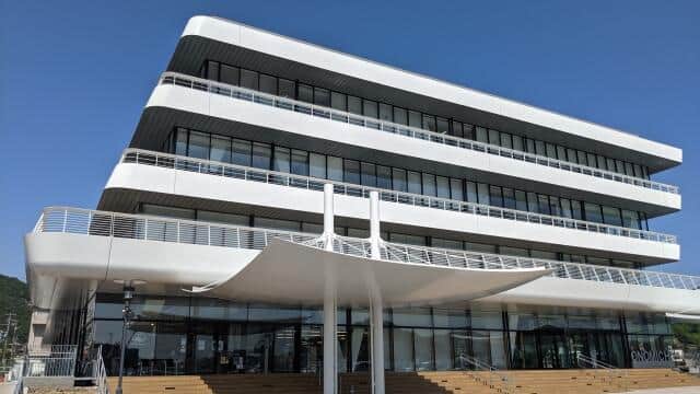 尾道市役所（画像は写真ACより）