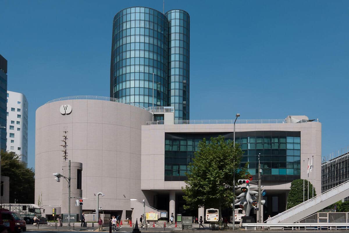 青山劇場があったこどもの城（出典：Rs1421さん撮影　Wikimedia Commonsより）