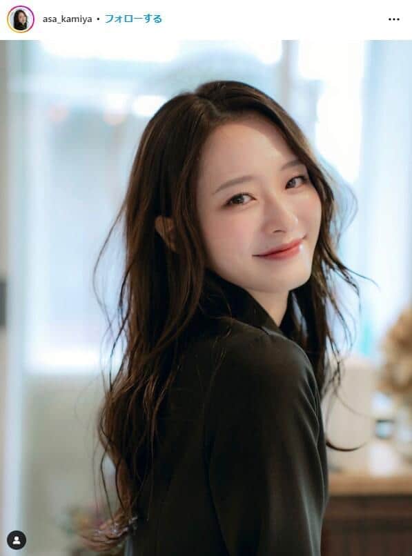 「女神様みたい！」元ミス東大・神谷明采、水着で「ヤンマガ」初表紙　本人オフショで「すっぴん」も