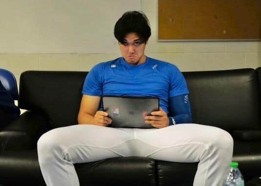 「お茶目な変顔」大谷翔平、口を「への字」にした表情に反響　「変顔集増えてくるの楽しみ」「ホームランも変顔も量産体制」