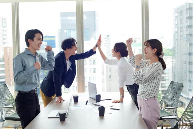 「20代女性社員が成長を実感する企業ランキング」　ビッグ外資からローカル企業まで...共通の魅力は「平等」「実力主義」「透明な評価」
