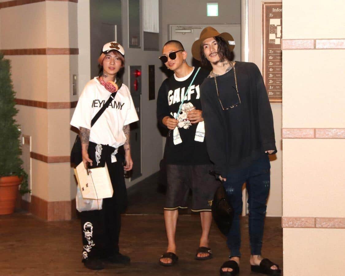 まるさん、DJ社長さん、DJふぉいさん（2023年7月撮影）