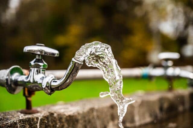 漫画家・Vtuberの「大切なお知らせ」に共感続々　3年前に尿管結石で激痛「水をどうしても飲んでいただきたい」