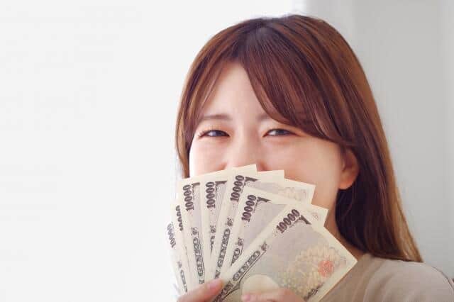 社会人のお小遣い額...男性3万9081円、女性3万4921円　30代以下は女性のほうが多い、ランチ代ついに700円の結果