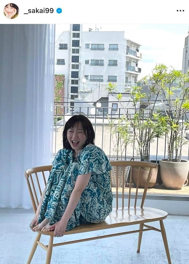 リアル・メーテル降臨...酒井若菜44歳、金髪×モフモフ帽子でオーラ全開「絵になりますね」
