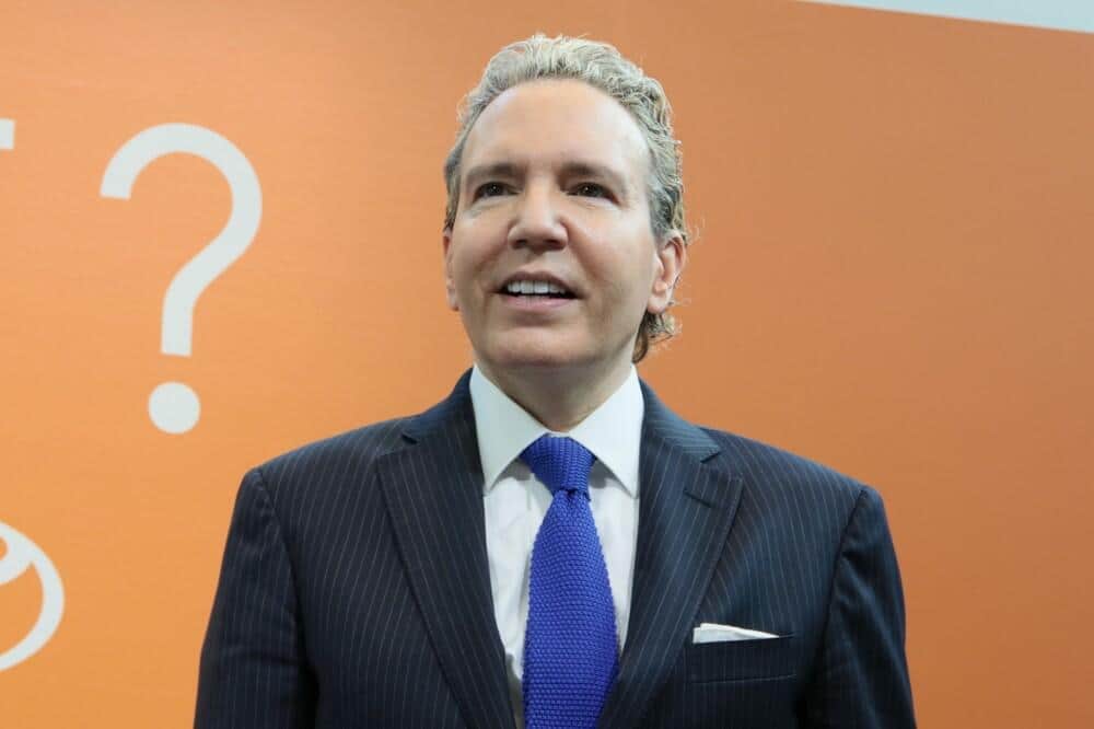 引退表明ハリソン・フォード82歳は「現役パイロット」　もっと操縦したいけど...墜落にニアミスの過去