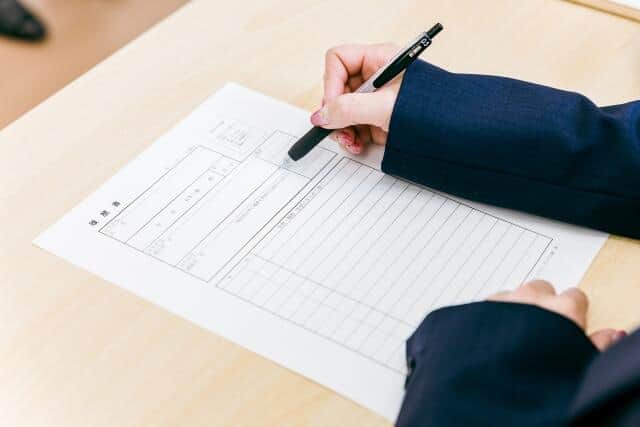 「AI任せの書類選考や面接はイヤ」と就活生　その反論を「生成AI」に聞いてみた