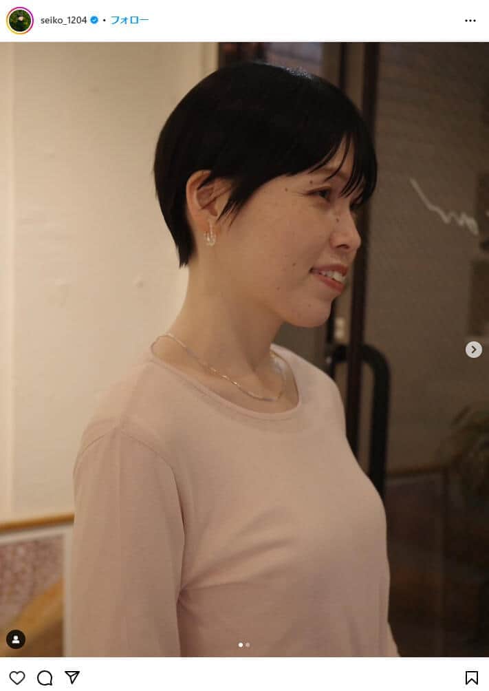 「超可愛い」元コンビ女性芸人、金髪披露から1か月　再び大胆イメチェン「漆黒」へ「めっちゃ似合う！！」