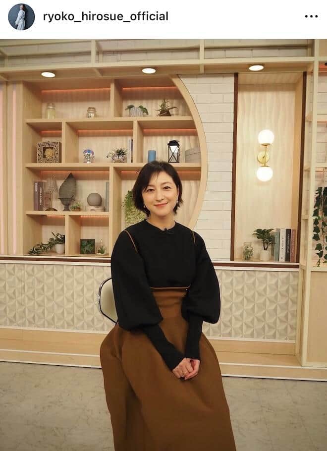 広末涼子、ネクタイ×ジャケットスタイルに圧倒　「高校生くらいにしか見えない」衝撃のイケメンぶり