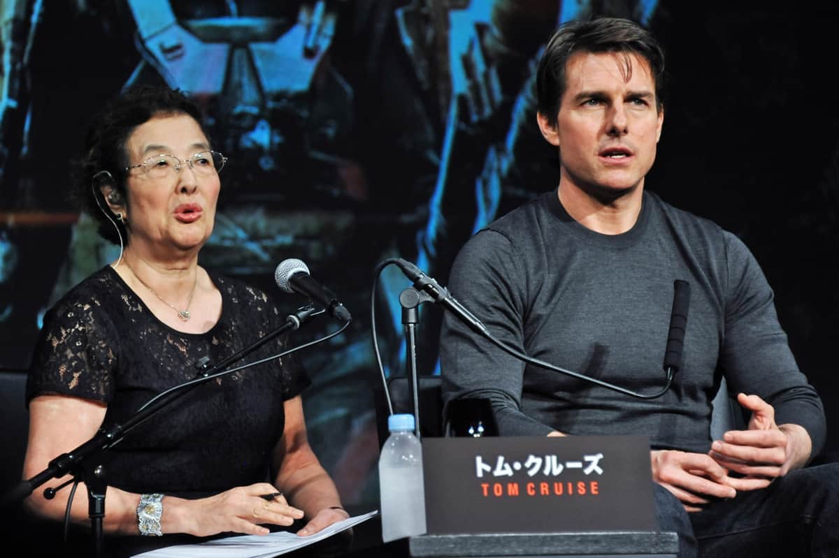 戸田奈津子さん（左）。2014年にトム・クルーズさん（右）が来日した際も通訳を務めた（写真：アフロ）