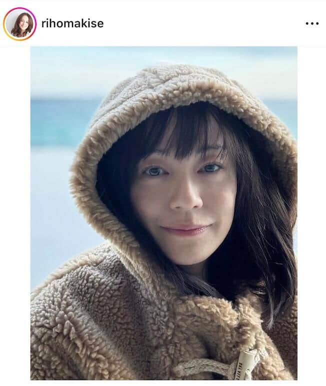 「今も昔も変わらなく美人」牧瀬里穂53歳、キュートなメガネ姿　意味深表情にドキッ「可愛すぎて倒れそう」