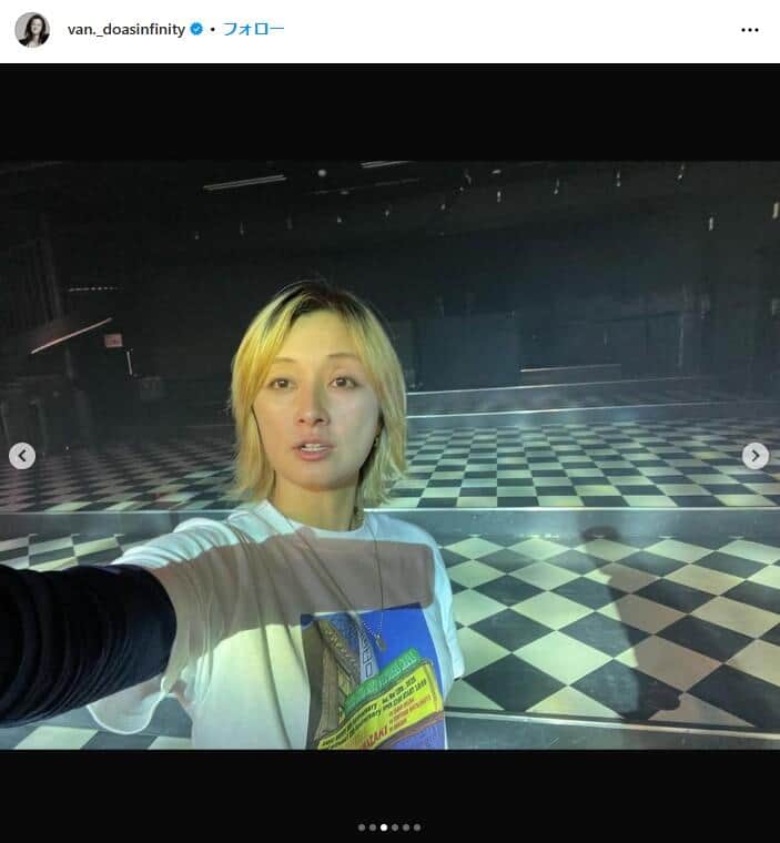 伴都美子さんのインスタグラム（＠van._doasinfinity）より