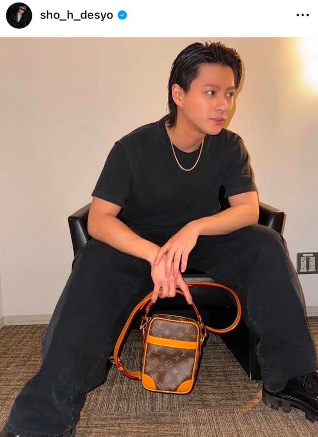 「二の腕がたまらん」Number_i平野紫耀、シンプル黒Tでも衝撃のかっこよさ「毎回ドキドキさせられる」