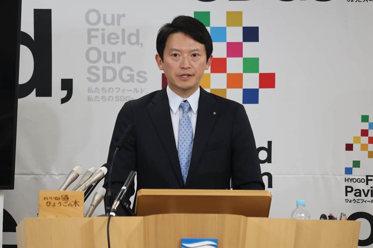 斎藤元彦知事「真摯に受け止め」繰り返すばかり　詰め寄る記者「不誠実にもほどがある」「自身に処分ないのか」