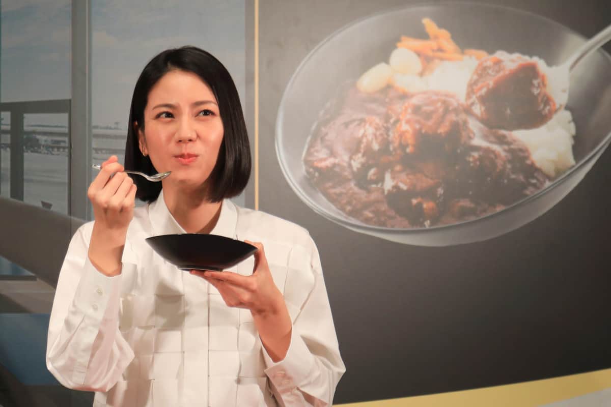 「壁の向こう」だったJALビーフカレー、コロナ禍で通販→100万食突破　松下奈緒が魅力熱弁