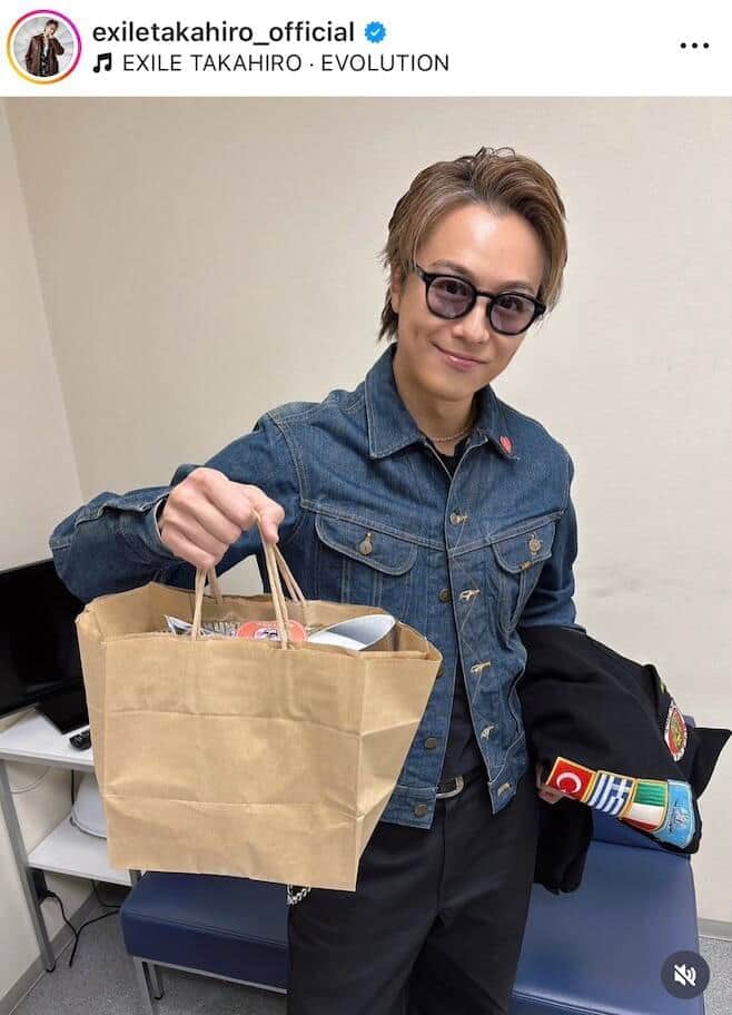 「カッコよすぎる」EXILE TAKAHIRO、ドイツの街で圧倒的存在感　オフショットに「目の保養」