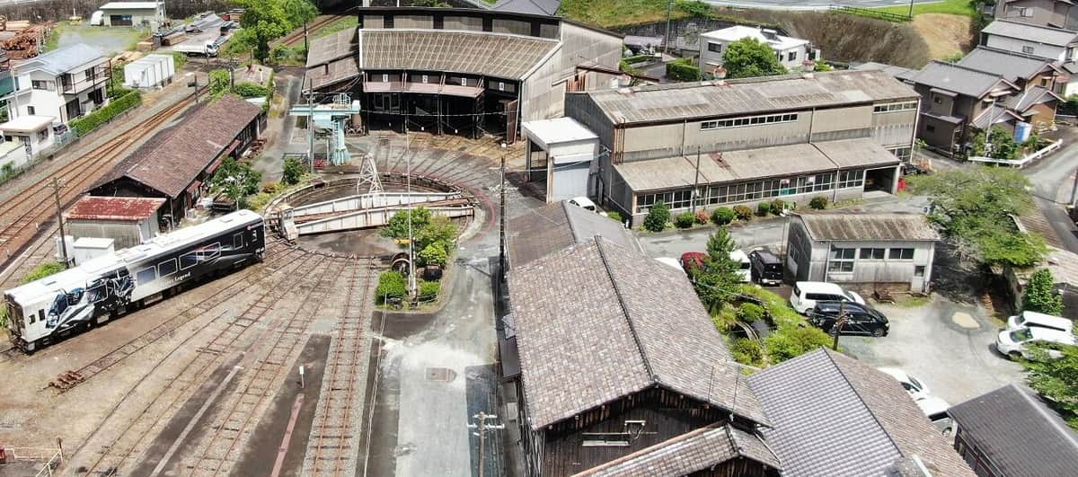人気の転車台がある車両基地（写真は、天竜浜名湖鉄道提供）