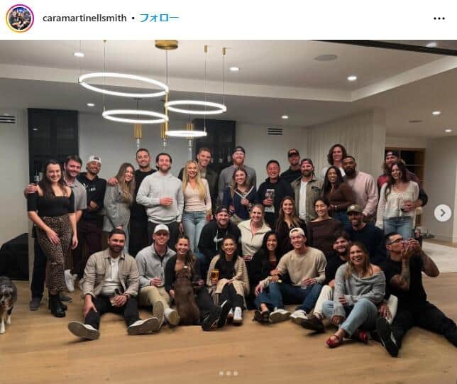 カーラ・スミスさんのインスタグラム（＠caramartinellsmith）より