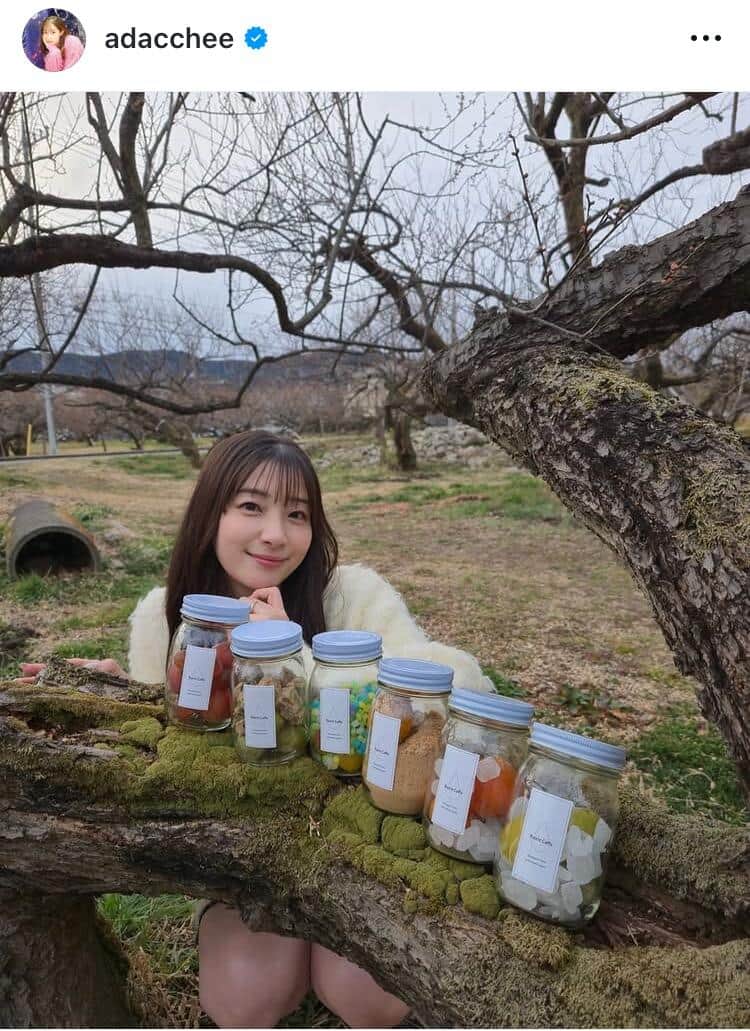 足立梨花さんのインスタグラム（＠adacchee）より