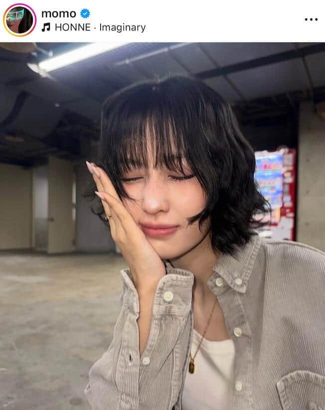 「TWICE」モモさんのインスタグラム（＠momo）より