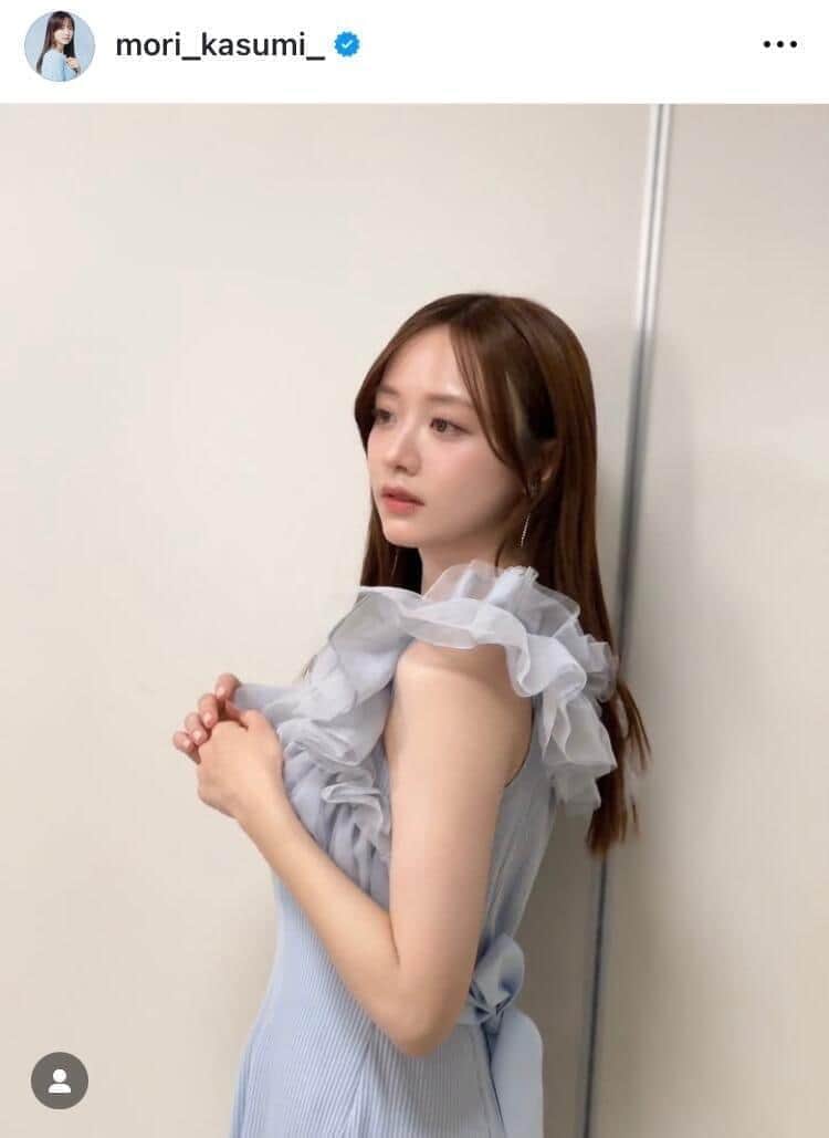 「超絶かわいい」森香澄、メガネ×ジャケット＆スカートコーデで魅了「ミントグリーンがいい感じ」