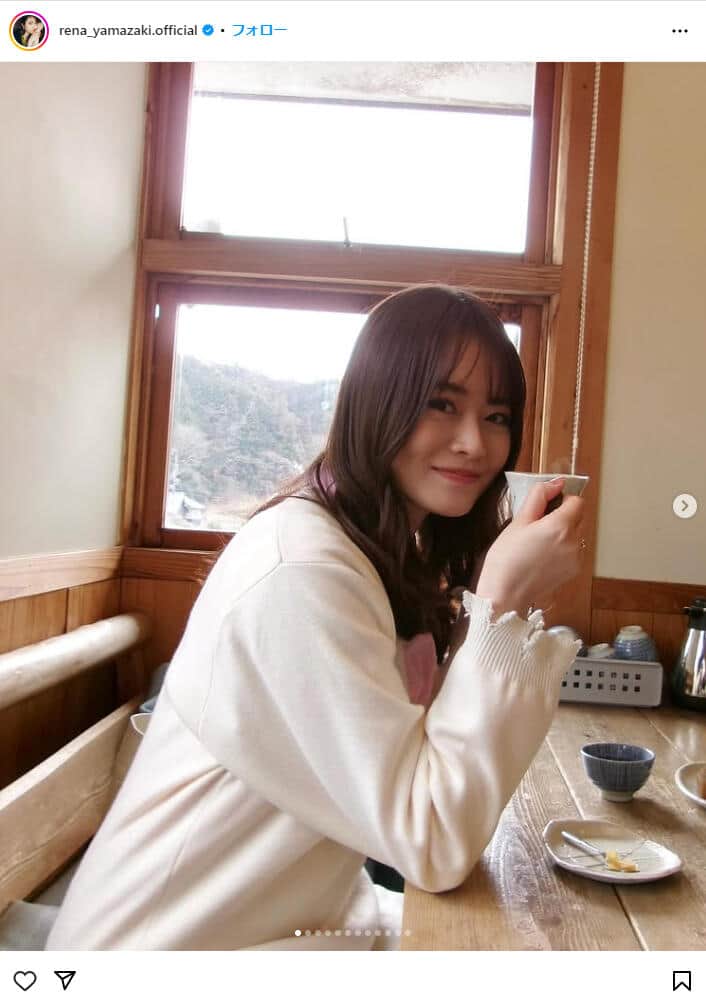 山崎怜奈さんのインスタグラム（＠rena_yamazaki.official）より