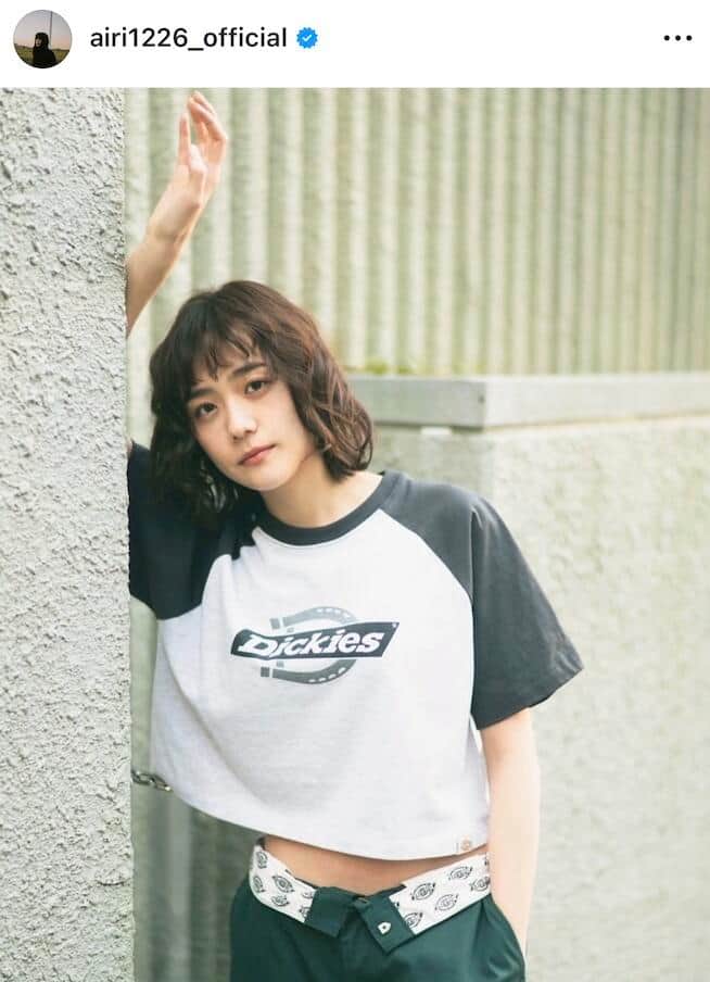 「脚細っ」松井愛莉、超ミニワンピ×ミュールで圧巻のスタイル　「魅力が溢れまくり」ネット悶絶