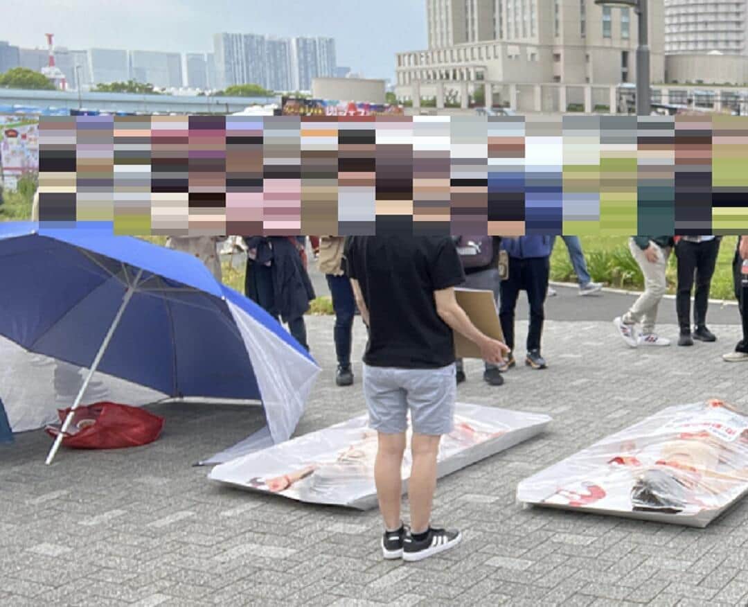 肉フェス前で活動するビーガン団体（写真は、ペイまろ＠Isawajo_802さん提供）