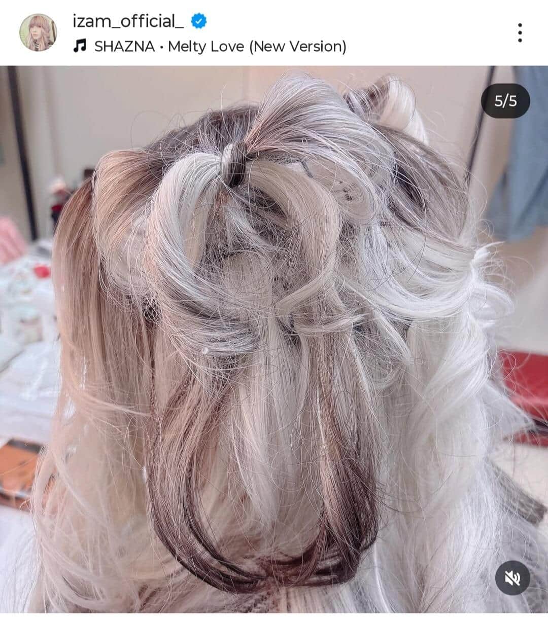 IZAMさんのインスタグラム（＠izam_official_）より