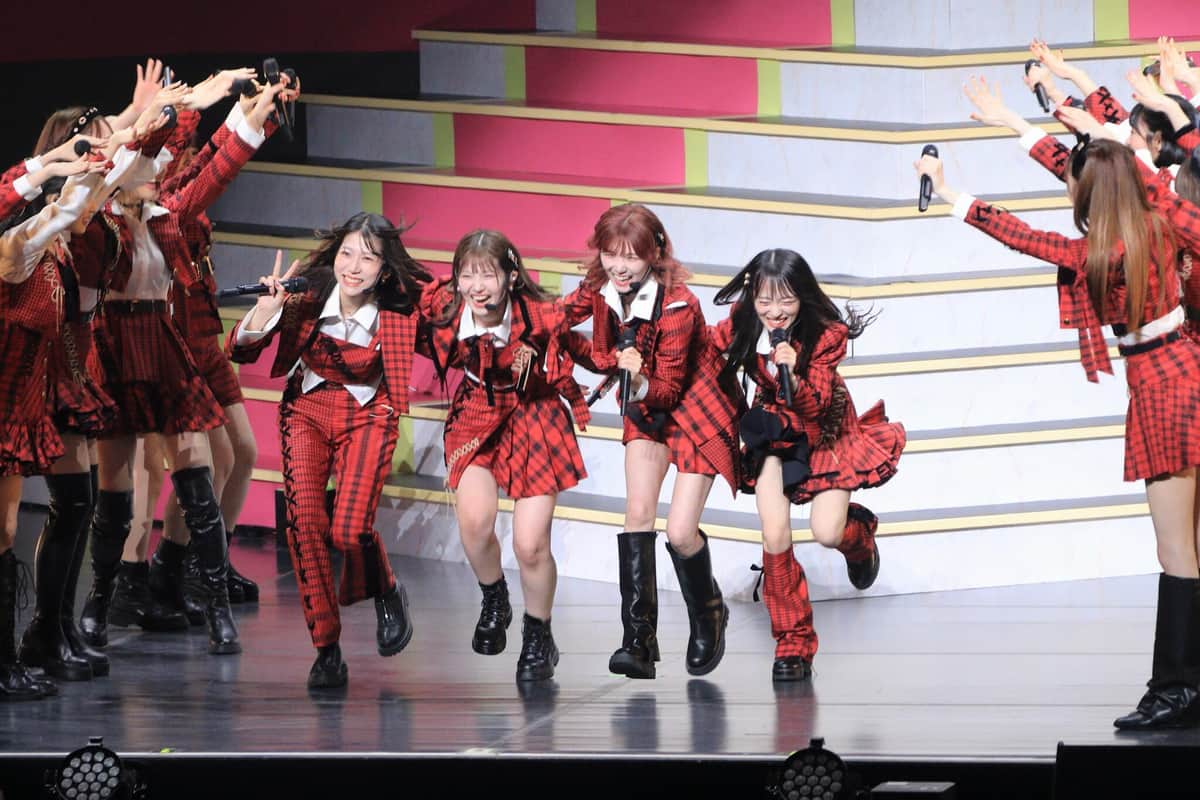 「ゆうなぁもぎおん」の4人で「久しぶりのリップグロス」