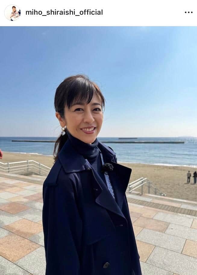 白石美帆46歳、「姿勢改善や美脚に導く」トレーニング中　フィットネスウェア姿が「めちゃくちゃ可愛い」