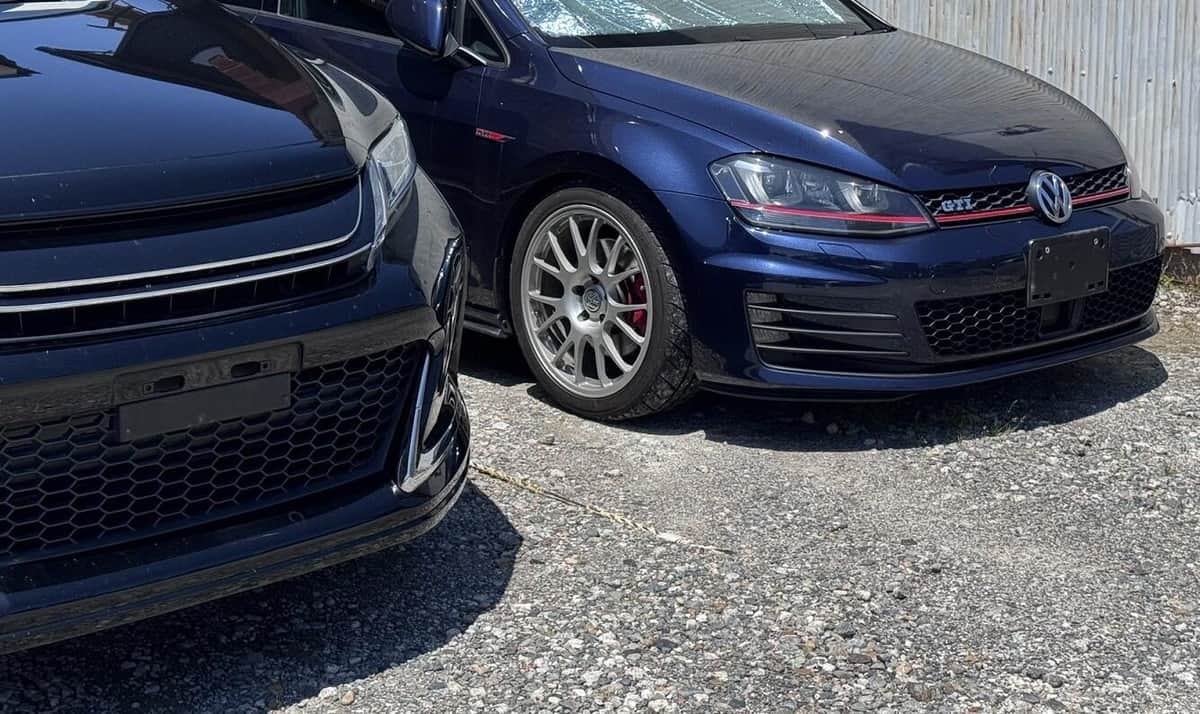 隣のSUV車も盗難被害に（写真は、あわぞー＠awazo24さん提供）